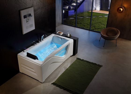 Banheira de spa com recurso de cachoeira para mergulho único