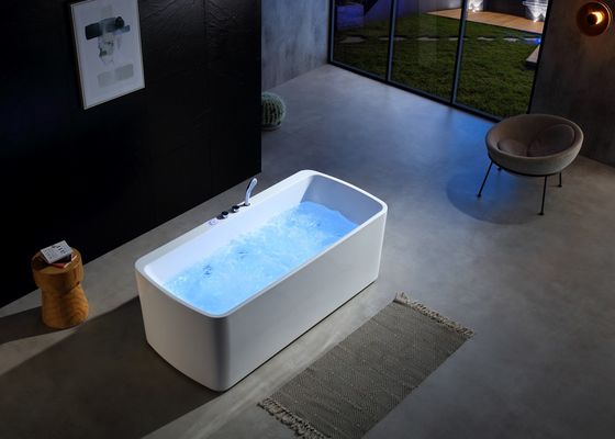Uma banheira de massagem acrílica LED de luz inferior com bomba de massagem de 1,0 HP
