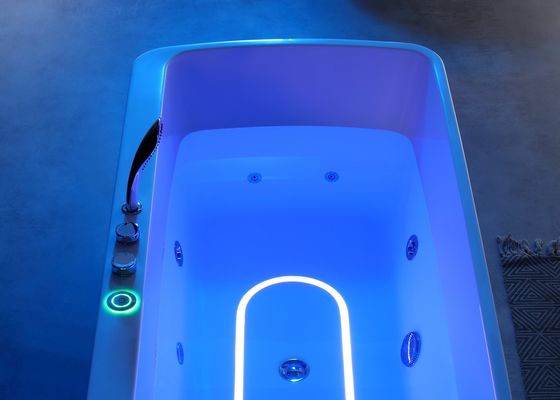 Uma banheira de massagem acrílica LED de luz inferior com bomba de massagem de 1,0 HP
